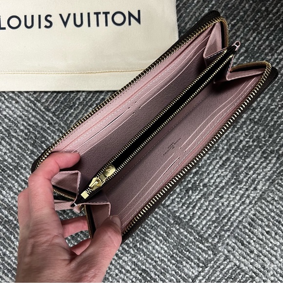 LOUIS VUITTON MONOGRAM CLEMENCE WALLET ZIP AROUND ROSE BALLERINE - Picture 11 of 16